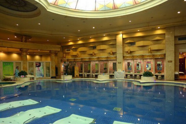 午夜成都，品味传统养生茶文化(成都午夜图片)